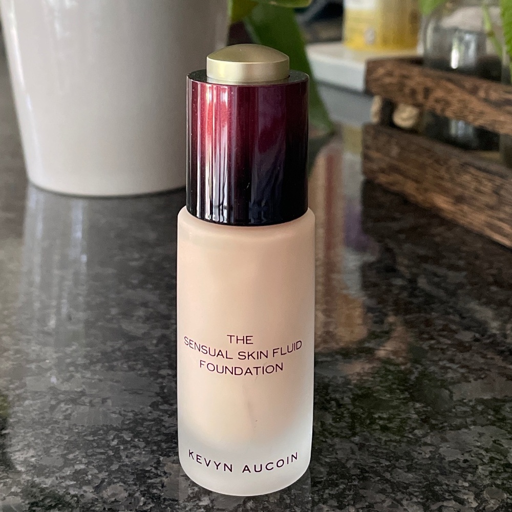 Kevyn Aucoin The Sensual Skin Fluid Foundation SF02 NIB